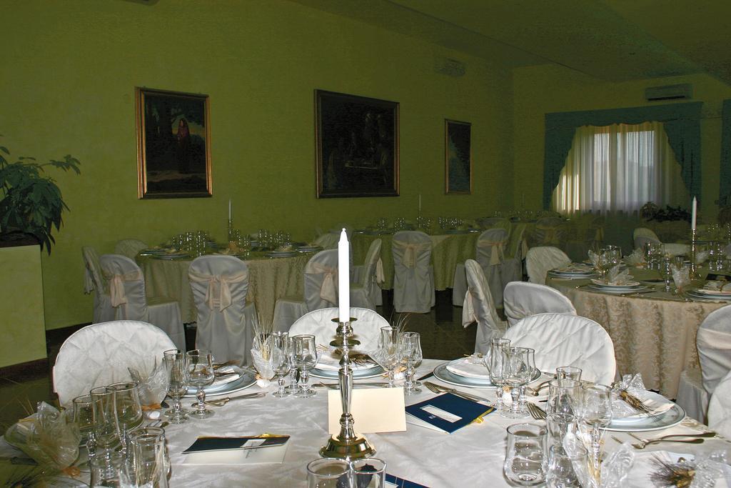 Castello D'Abruzzo Hotel Ripa Teatina Buitenkant foto